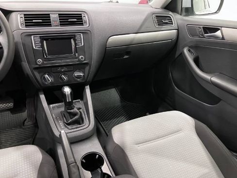 Used 2017 Volkswagen Jetta S image 34