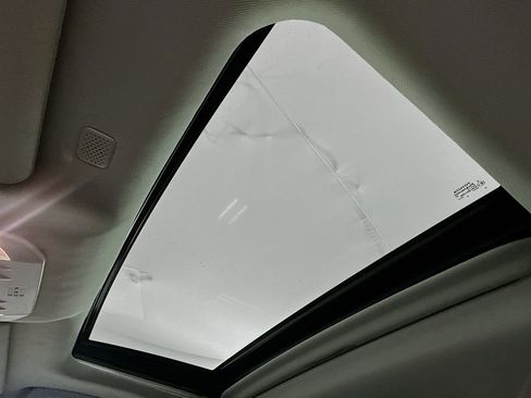 Used 2021 Toyota Highlander Limited image 23