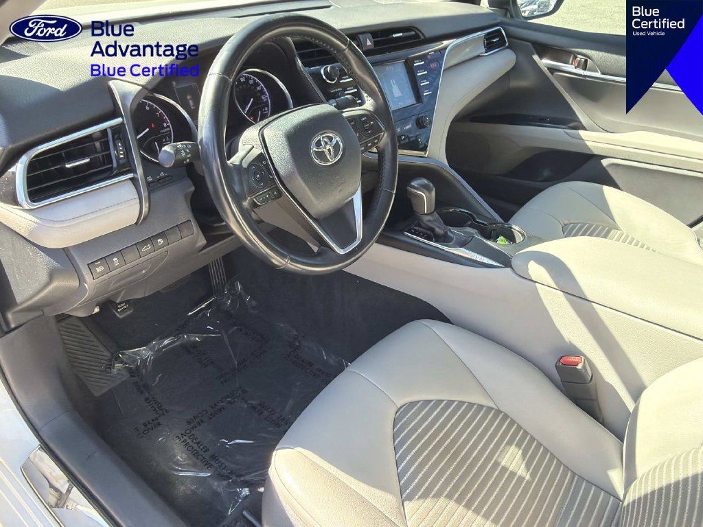 Used 2018 Toyota Camry SE w/ Moonroof Package FWD image 16