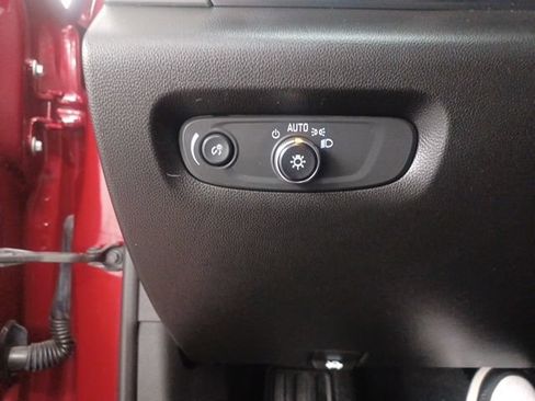 Used 2023 Chevrolet Traverse LT FWD image 20