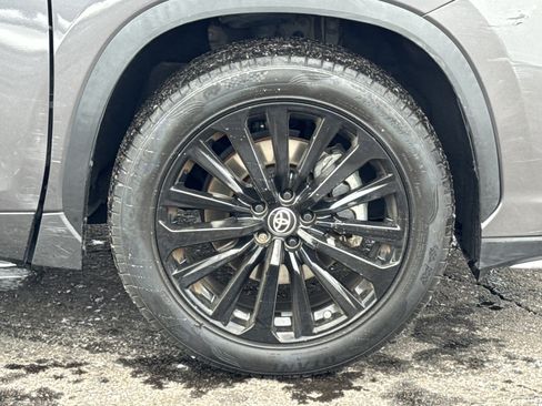 Used 2024 Toyota Highlander XSE image 20