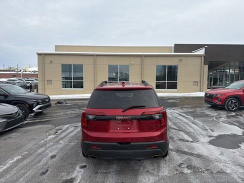 Used 2022 GMC Acadia SLE w/ Driver Convenience Package image 7