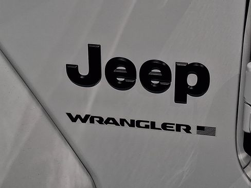 Used 2026 Jeep Wrangler Sahara image 30