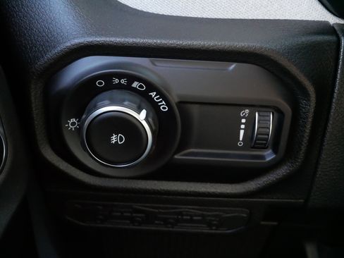 Used 2024 Jeep Wrangler Sport S image 27