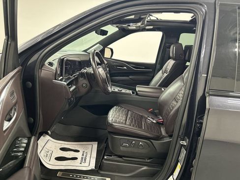 Used 2023 Cadillac Escalade Sport Platinum w/ LPO, ONYX Package AWD/4WD image 9