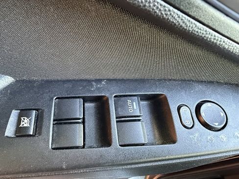 Used 2012 MAZDA MAZDA3 i Touring image 21