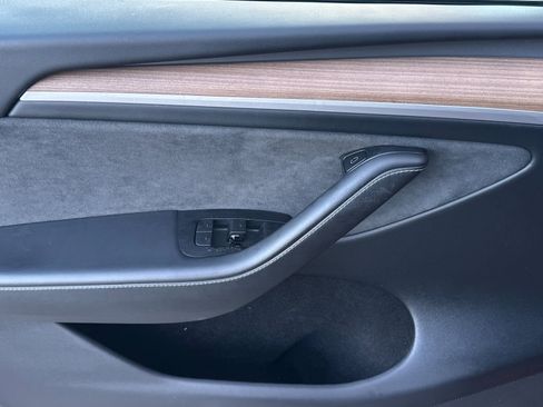 Used 2023 Tesla Model Y Long Range image 10