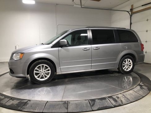 Used 2016 Dodge Grand Caravan SXT w/ Security Group image 4