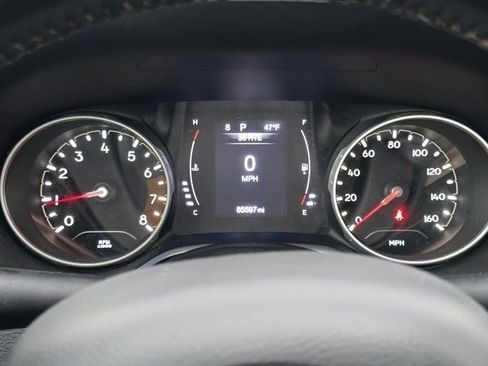 Used 2020 Jeep Compass Latitude image 32