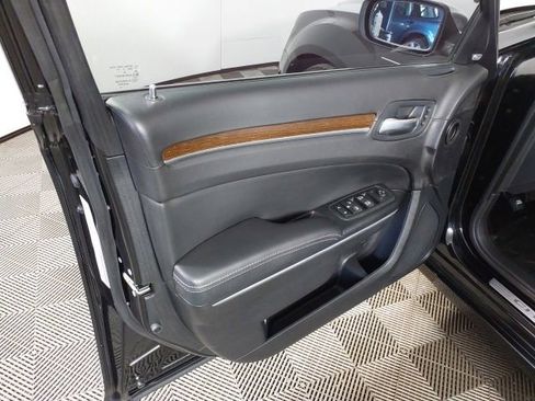 Used 2012 Chrysler 300 C Luxury Series RWD image 17