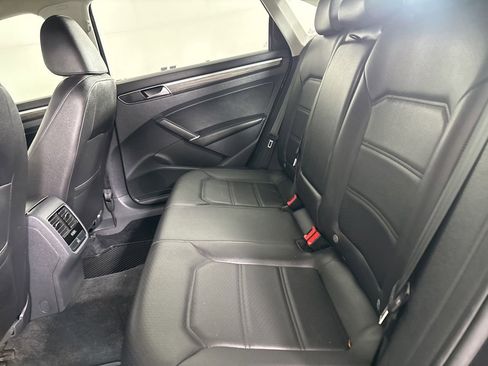 Used 2018 Volkswagen Passat 2.0T SE FWD image 23