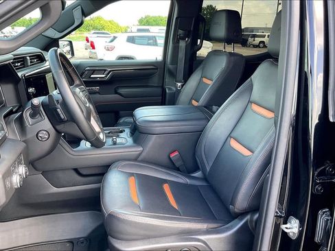 Used 2023 GMC Sierra 1500 AT4 w/ AT4 Premium Package AWD/4WD image 18