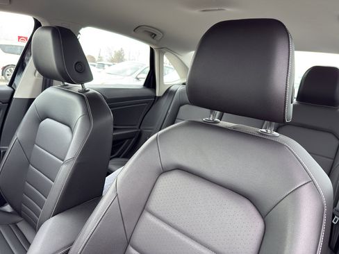 Used 2024 Volkswagen Jetta SE image 27