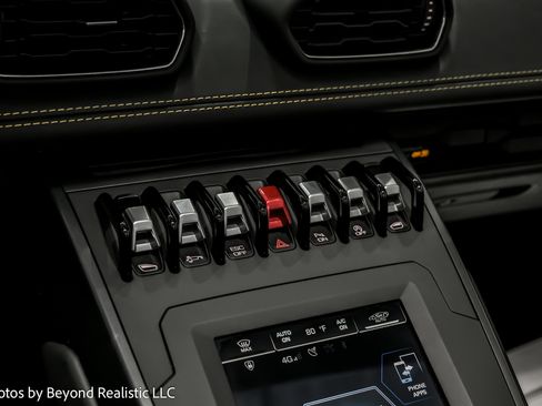 Used 2023 Lamborghini Huracan EVO image 31