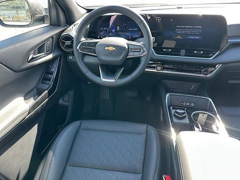 New 2026 Chevrolet Equinox LT w/ Convenience Package II image 19