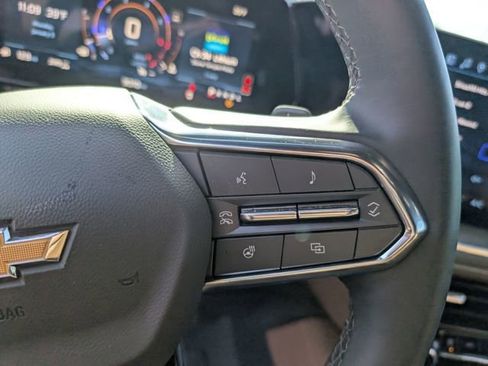 Used 2025 Chevrolet Suburban High Country image 17