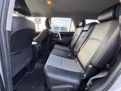 Used 2018 Toyota 4Runner SR5 Premium image 18