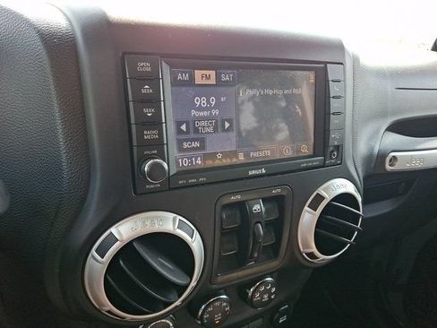 Used 2014 Jeep Wrangler Unlimited Sahara w/ Dual Top Group AWD/4WD image 22