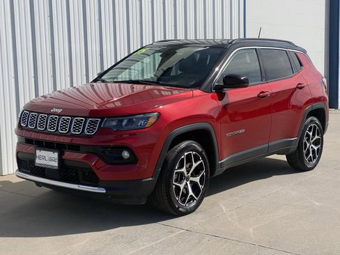 Used 2025 Jeep Compass Limited AWD/4WD image 1