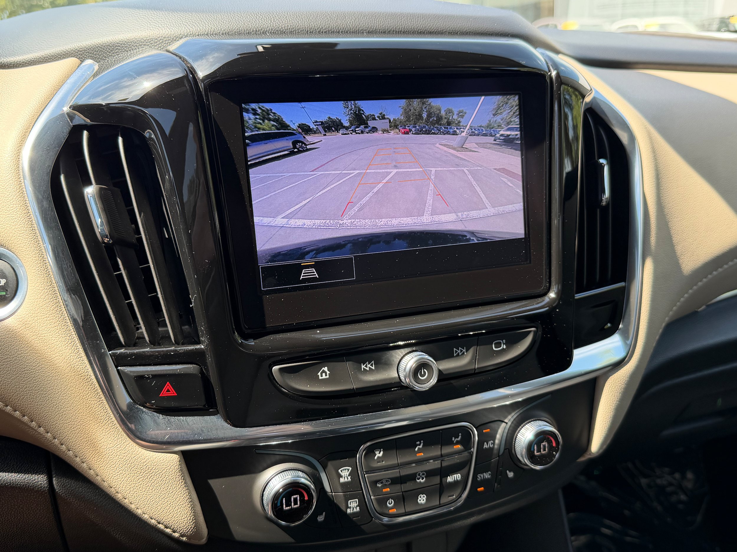 Used 2023 Chevrolet Traverse LT FWD image 20