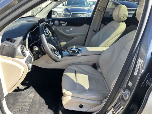 Used 2017 Mercedes-Benz GLC 300 4MATIC w/ Premium 2 Package image 14