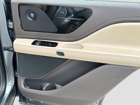Used 2021 Lincoln Aviator Grand Touring w/ Elements Package Plus AWD/4WD image 35