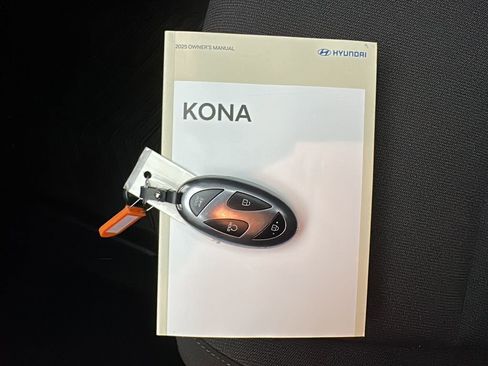Certified 2025 Hyundai Kona SE image 26