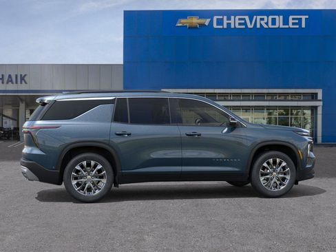 New 2026 Chevrolet Traverse LT w/ Sun and Wheel Package FWD image 5