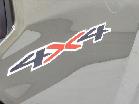 Used 2024 Chevrolet Colorado LT w/ LT Convenience Package image 18