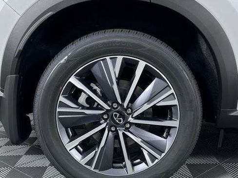 Certified 2026 INFINITI QX60 Luxe w/ Family Package FWD image 10