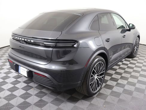 Used 2025 Porsche Macan Electric image 25