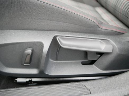 Used 2023 Volkswagen GTI 40th Anniversary Edition image 15
