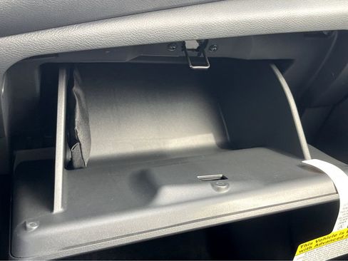 New 2025 Nissan Versa S w/ Trunk Package FWD image 28