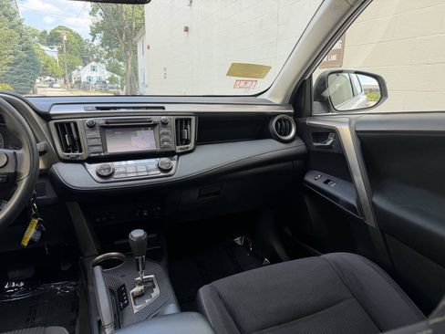Used 2015 Toyota RAV4 XLE AWD/4WD image 29