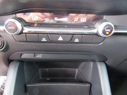 Used 2019 MAZDA MAZDA3 Sedan FWD image 20