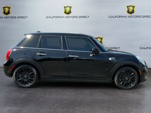 Used 2017 MINI Cooper 4-Door Hardtop FWD image 4