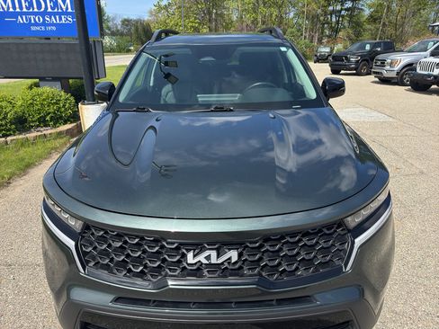 Used 2022 Kia Sorento S AWD/4WD image 3