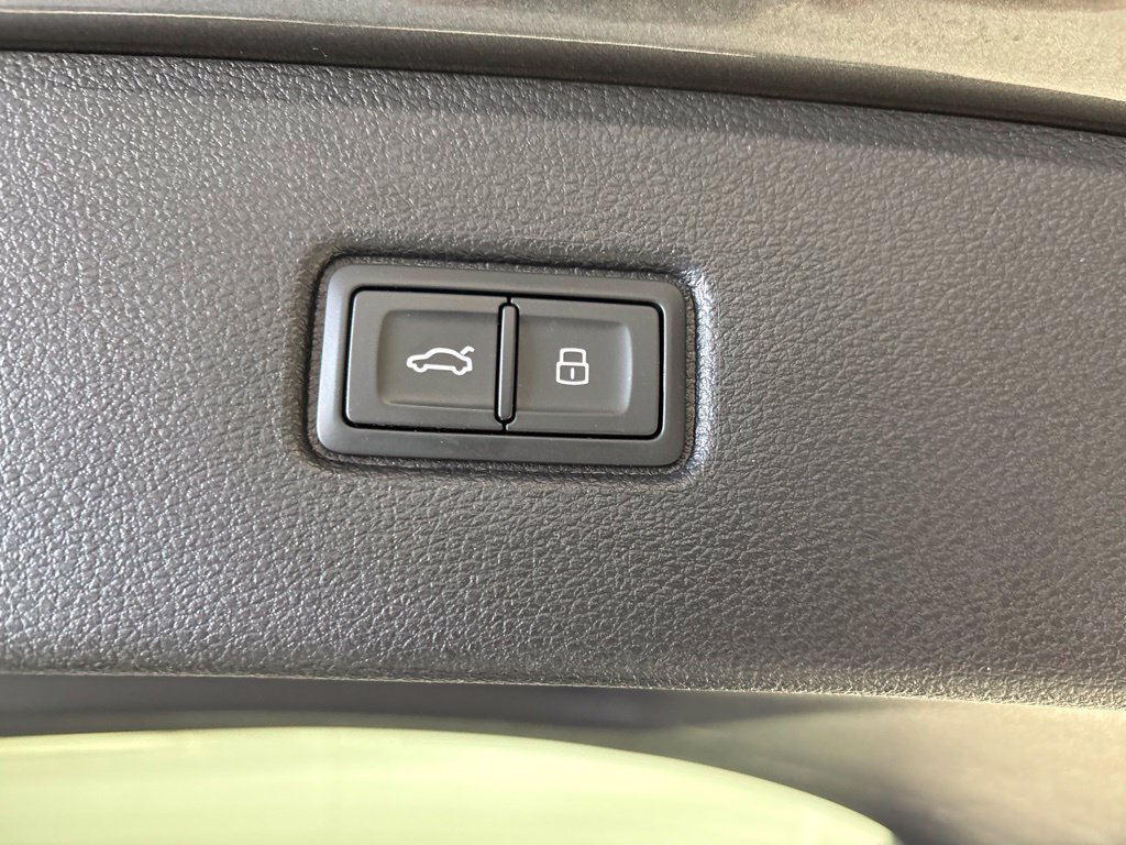 Used 2024 Audi Q7 2.0T Premium AWD/4WD image 23