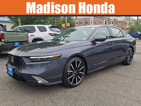 Used 2023 Honda Accord Touring image 1