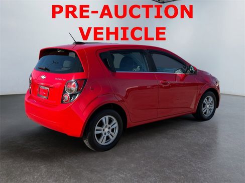 Used 2016 Chevrolet Sonic LT image 3