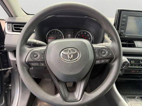 Used 2021 Toyota RAV4 XLE FWD image 18