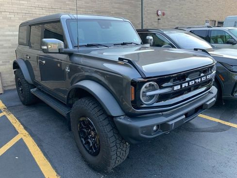 Used 2022 Ford Bronco Outer Banks w/ Sasquatch Package AWD/4WD image 4