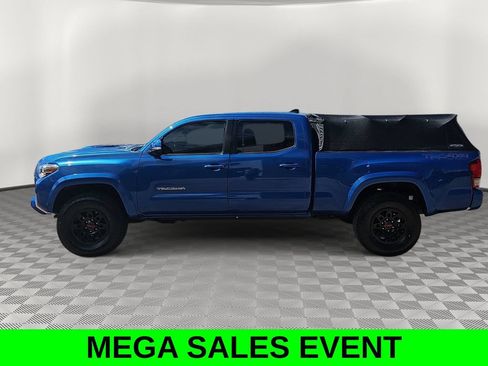 Used 2017 Toyota Tacoma TRD Sport AWD/4WD image 6