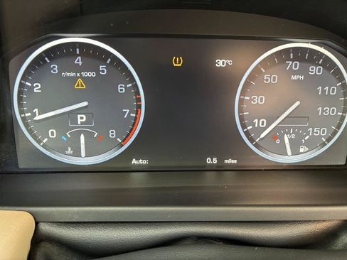 Used 2010 Land Rover Range Rover HSE AWD/4WD image 46