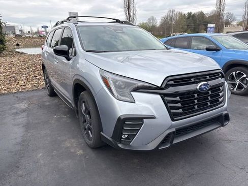 Used 2024 Subaru Ascent Onyx Edition image 3