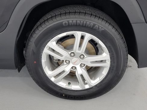 Used 2020 GMC Terrain SLE w/ Driver Convenience Package FWD image 11