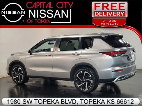 Used 2024 Mitsubishi Outlander SE image 29