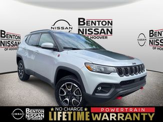Used 2025 Jeep Compass Trailhawk AWD/4WD video 1