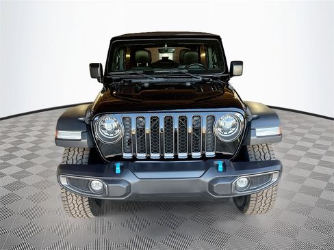 Used 2022 Jeep Wrangler Unlimited Rubicon 4xe image 2
