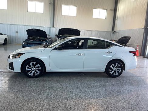 Certified 2025 Nissan Altima 2.5 S image 4